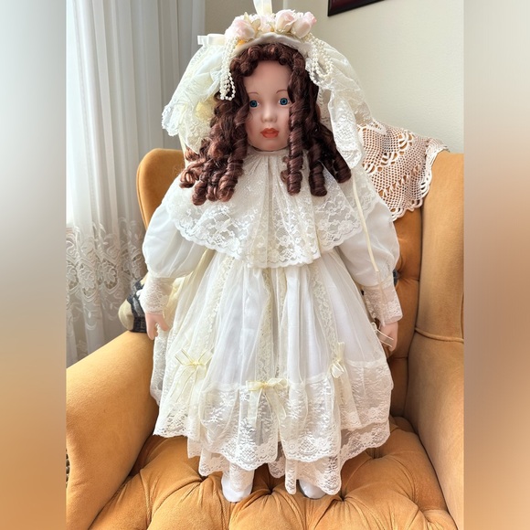 Porcelain Doll - Picture 14 of 16